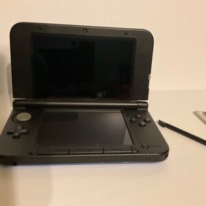 Mint Condition Nintendo 3DS Cosmo Blue - Rarely Used, No Scratches